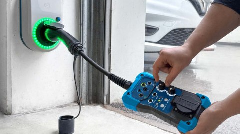 Adapter testowy PAN WALLBOXTESTER do stacji ładowania AC pojazdów elektrycznych KAT III 600V