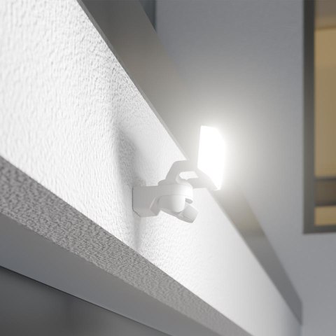 Naświetlacz z czujnikiem Steinel XLED Protect PIR 15,1W 3000K 1642lm IP54 IK03 230V antracyt/ tworzywo sztuczne
